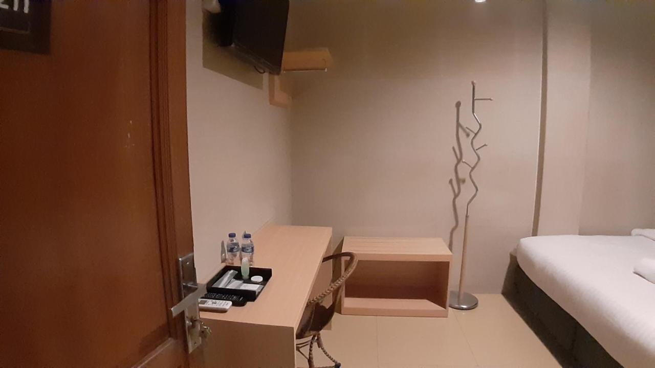 New Gentala Hotel Medan Luaran gambar