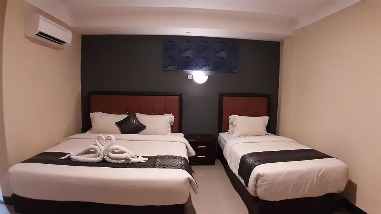 New Gentala Hotel Medan Luaran gambar