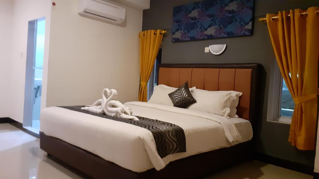 New Gentala Hotel Medan Luaran gambar