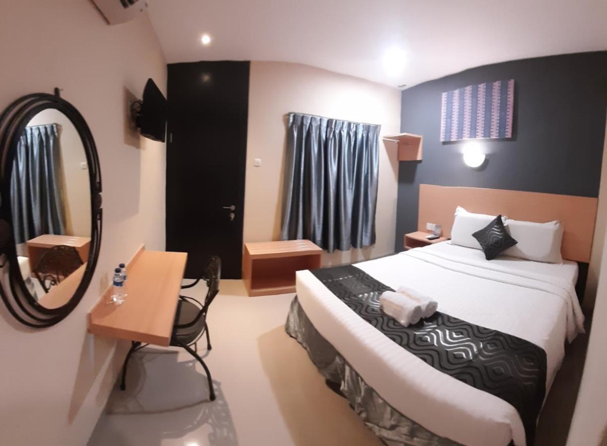 New Gentala Hotel Medan Luaran gambar